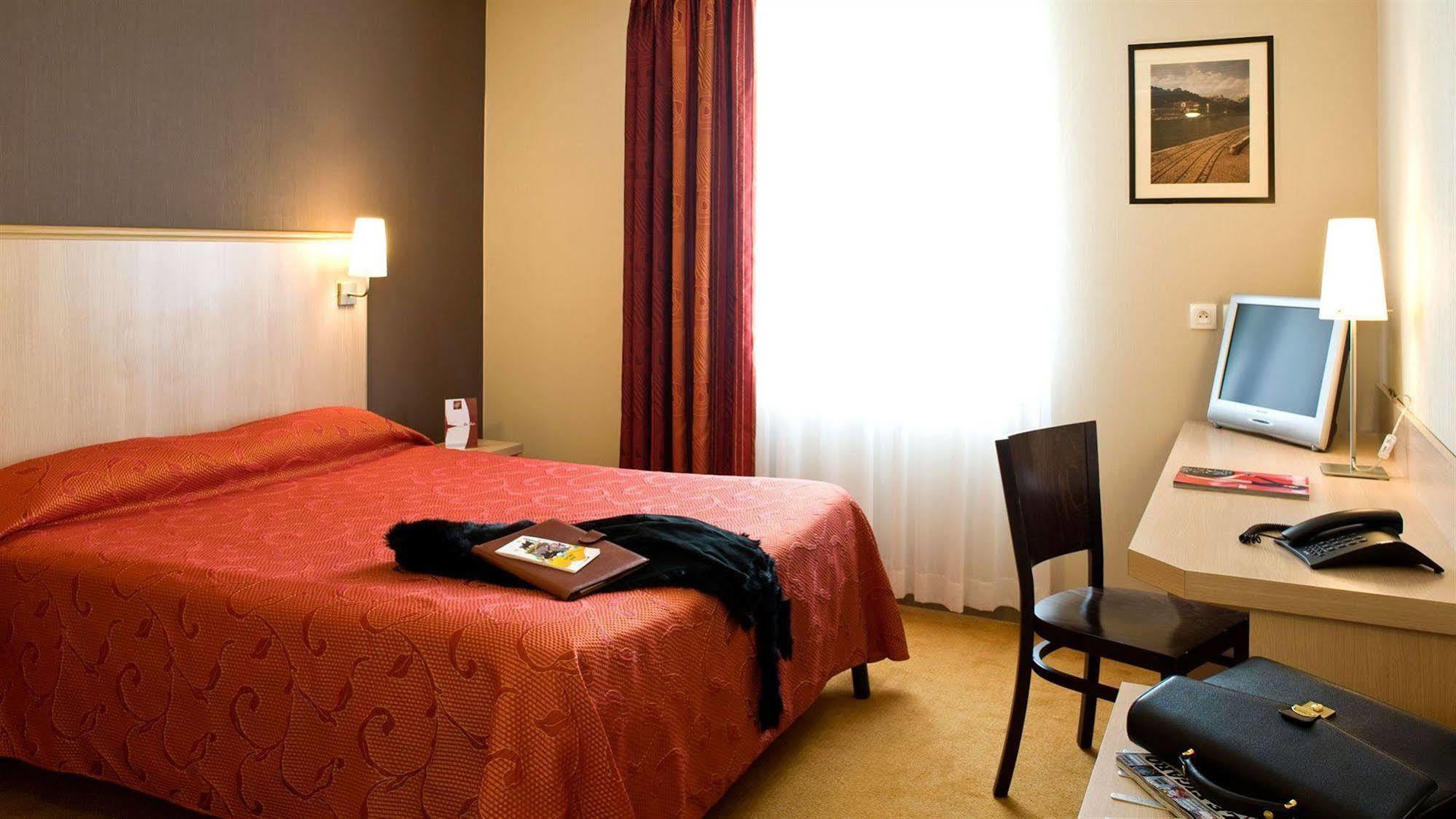 ibis Styles Lyon Meyzieu Stadium Exteriér fotografie